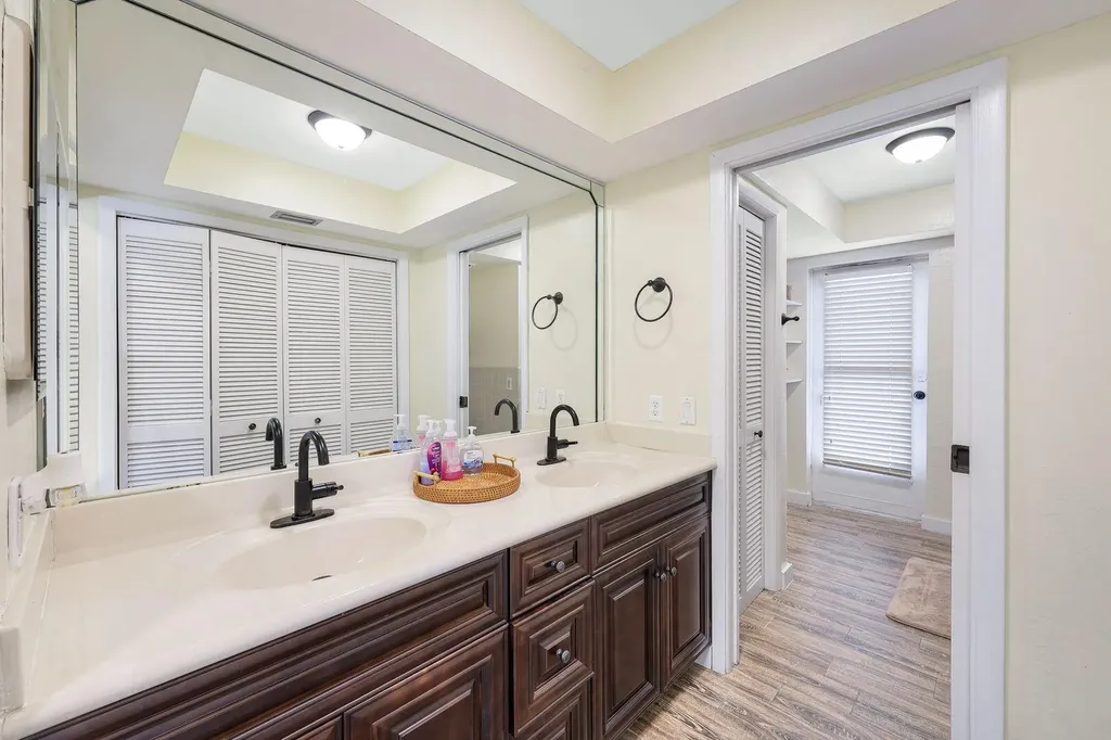 1800 Woodbine Court Marco Island FL 34145