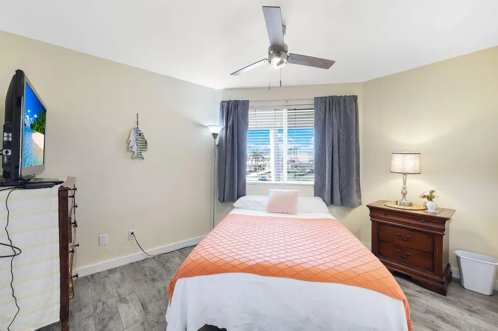 1800 Woodbine Court Marco Island FL 34145