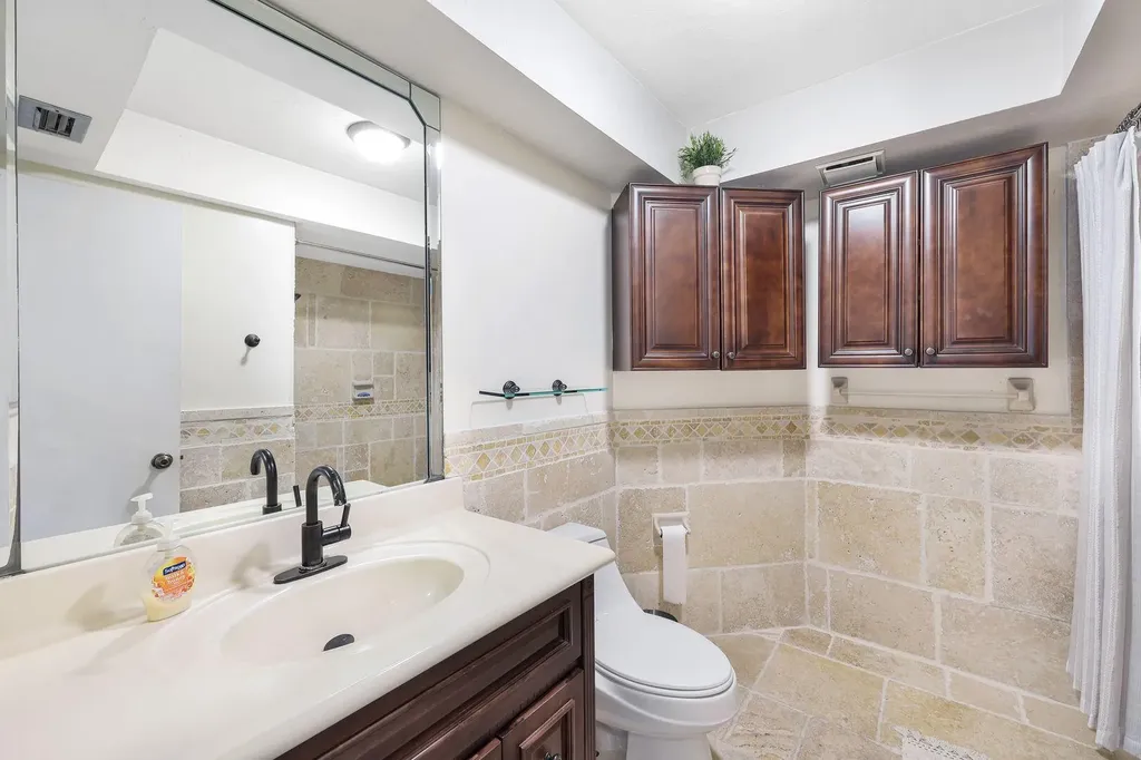 1800 Woodbine Court Marco Island FL 34145