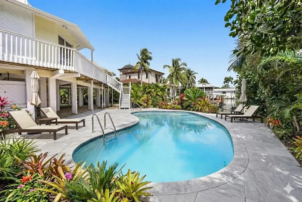 1800 Woodbine Court Marco Island FL 34145