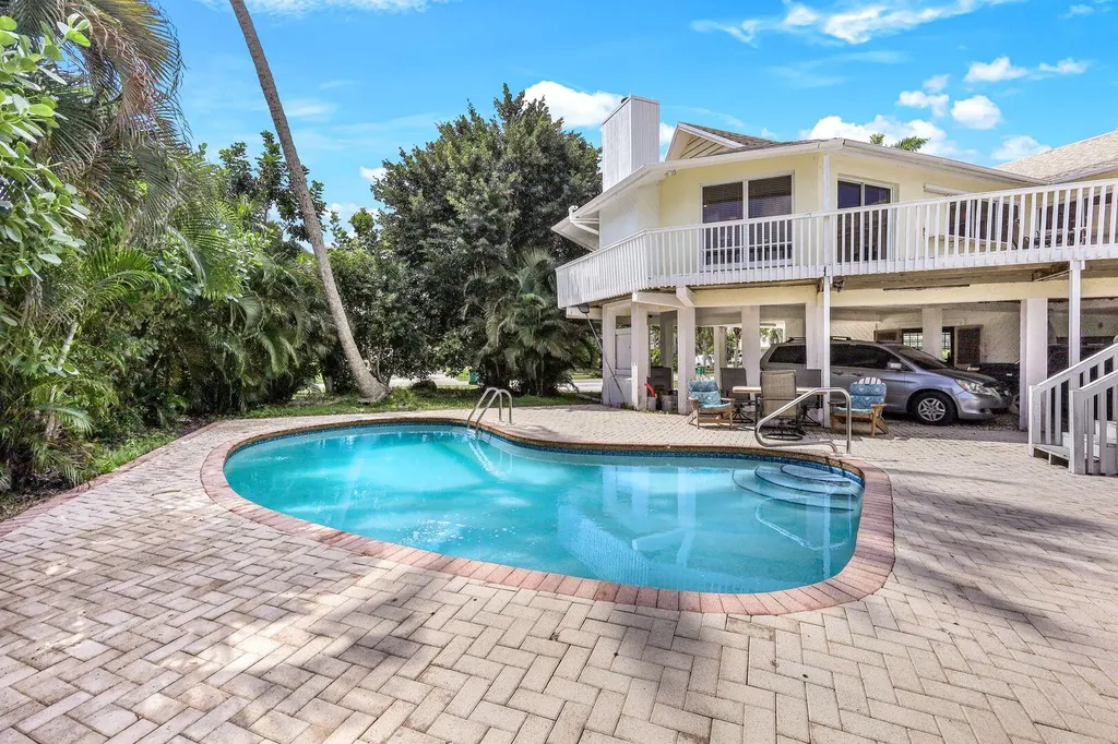 1800 Woodbine Court Marco Island FL 34145