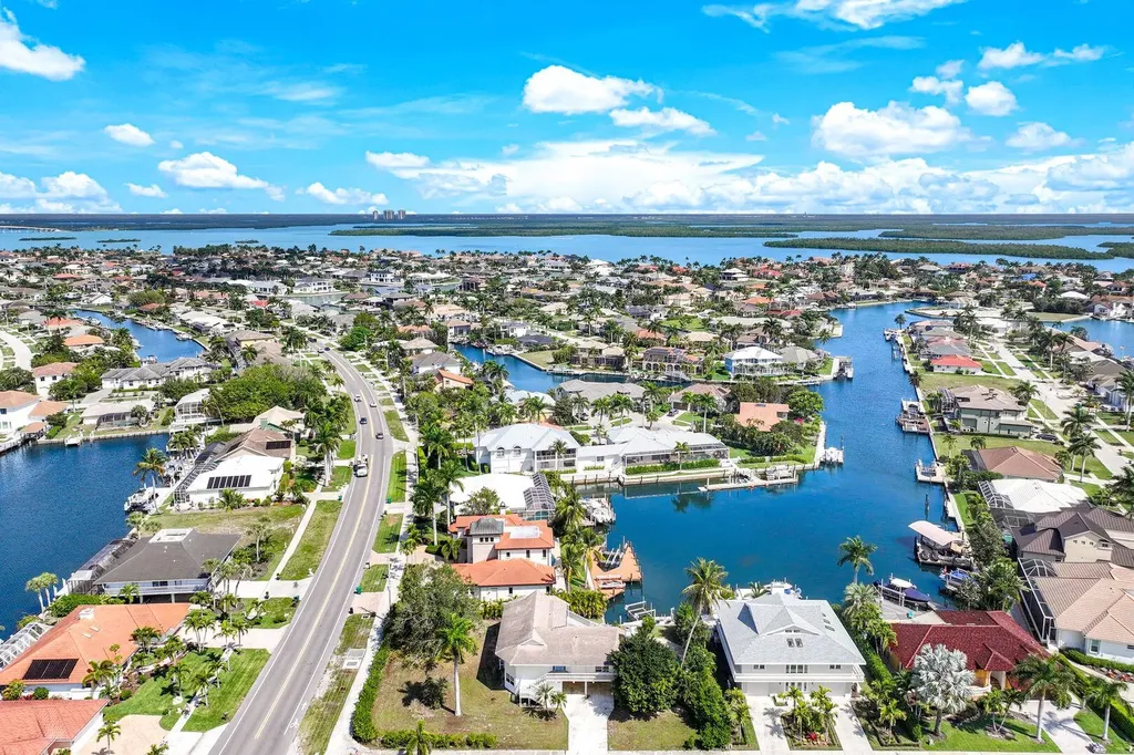 1800 Woodbine Court Marco Island FL 34145