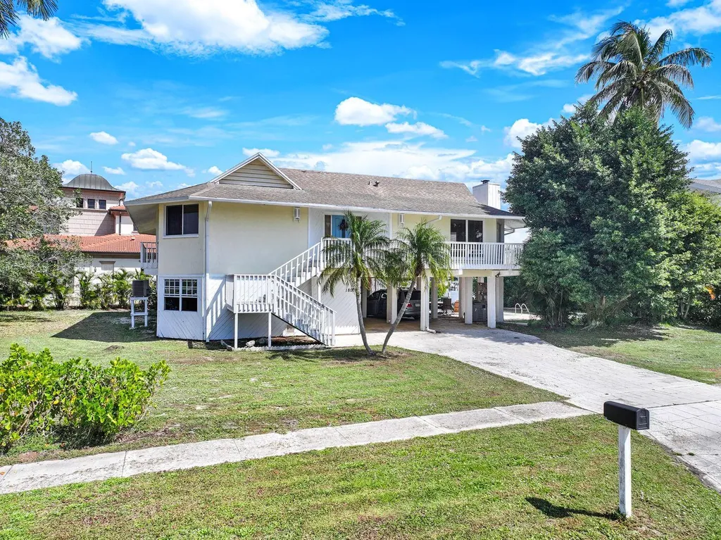 1800 Woodbine Court Marco Island FL 34145