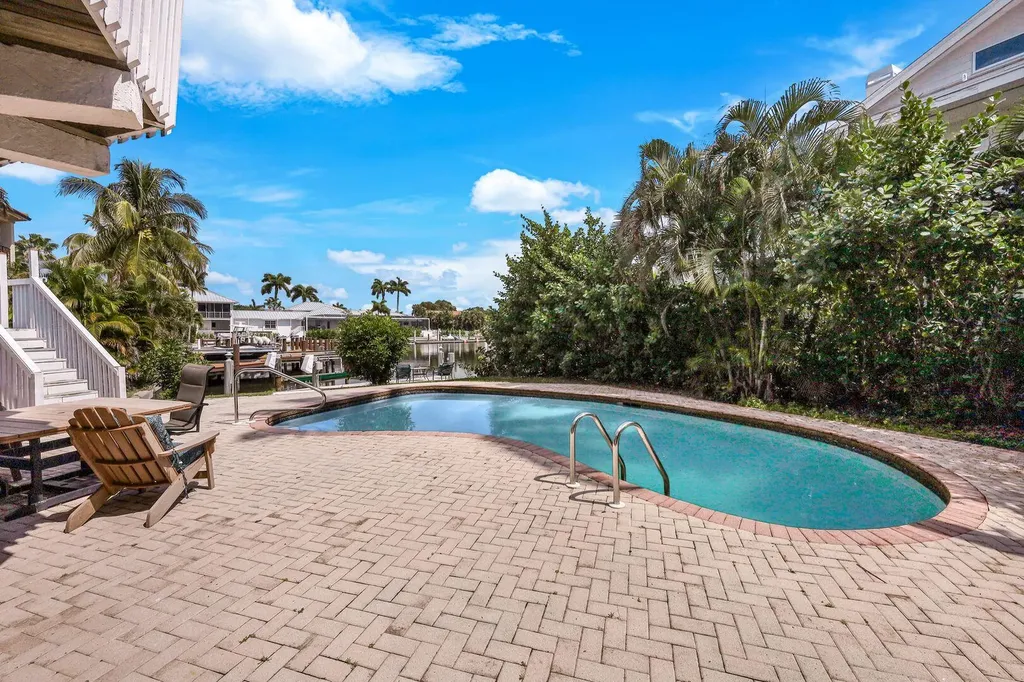 1800 Woodbine Court Marco Island FL 34145