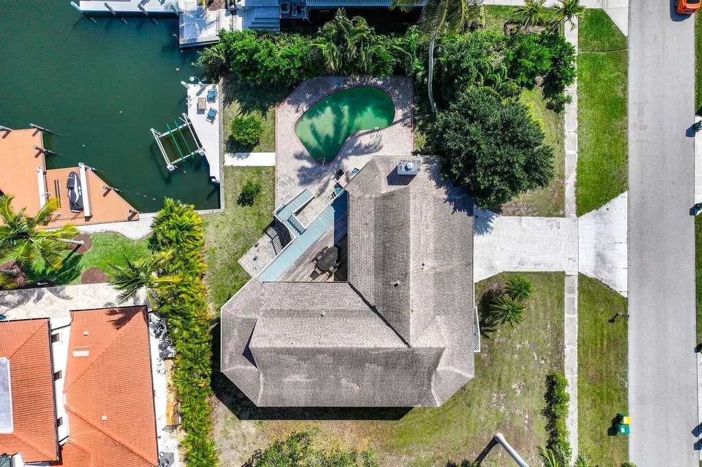 1800 Woodbine Court Marco Island FL 34145