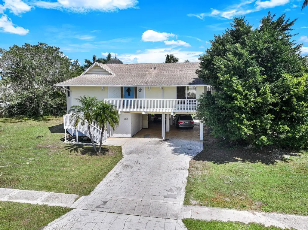 1800 Woodbine Court Marco Island FL 34145