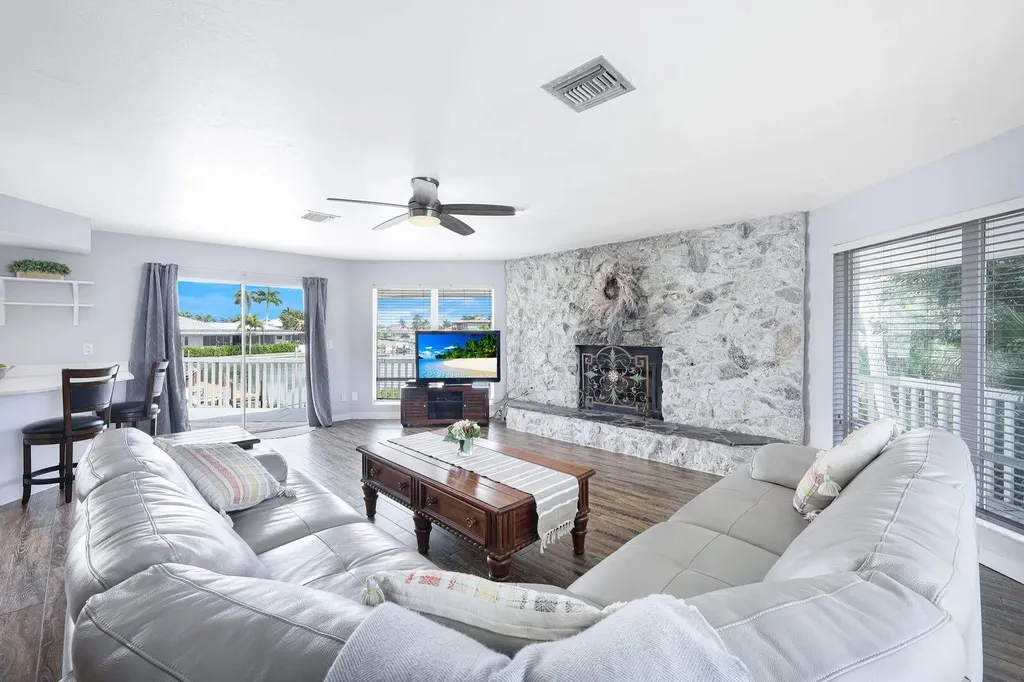 1800 Woodbine Court Marco Island FL 34145