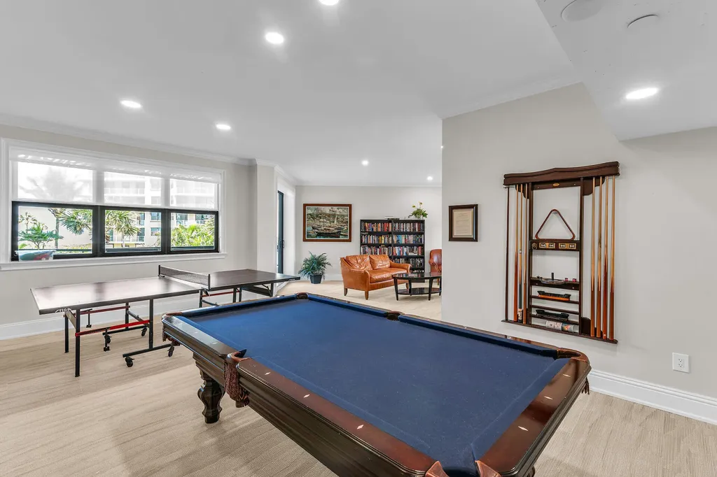 220 S Collier Marco Island FL 34145