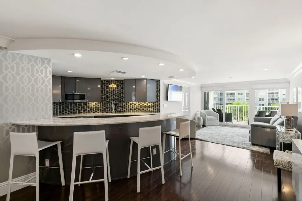 3443 Gulf Shore Boulevard N Naples FL 34103