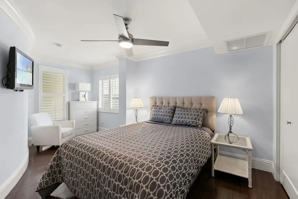 3443 Gulf Shore Boulevard N Naples FL 34103