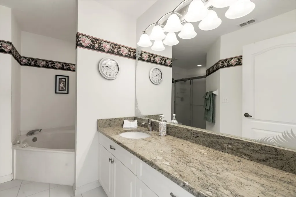 1036 Mainsail Drive Naples FL 34114