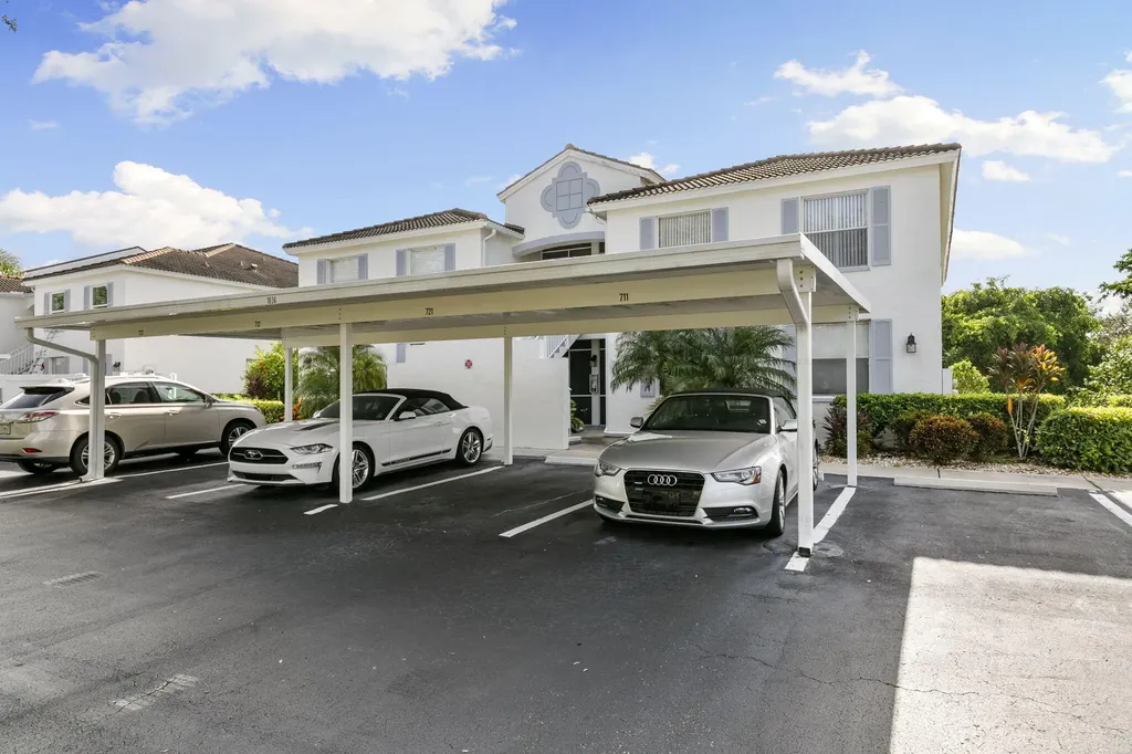 1036 Mainsail Drive Naples FL 34114