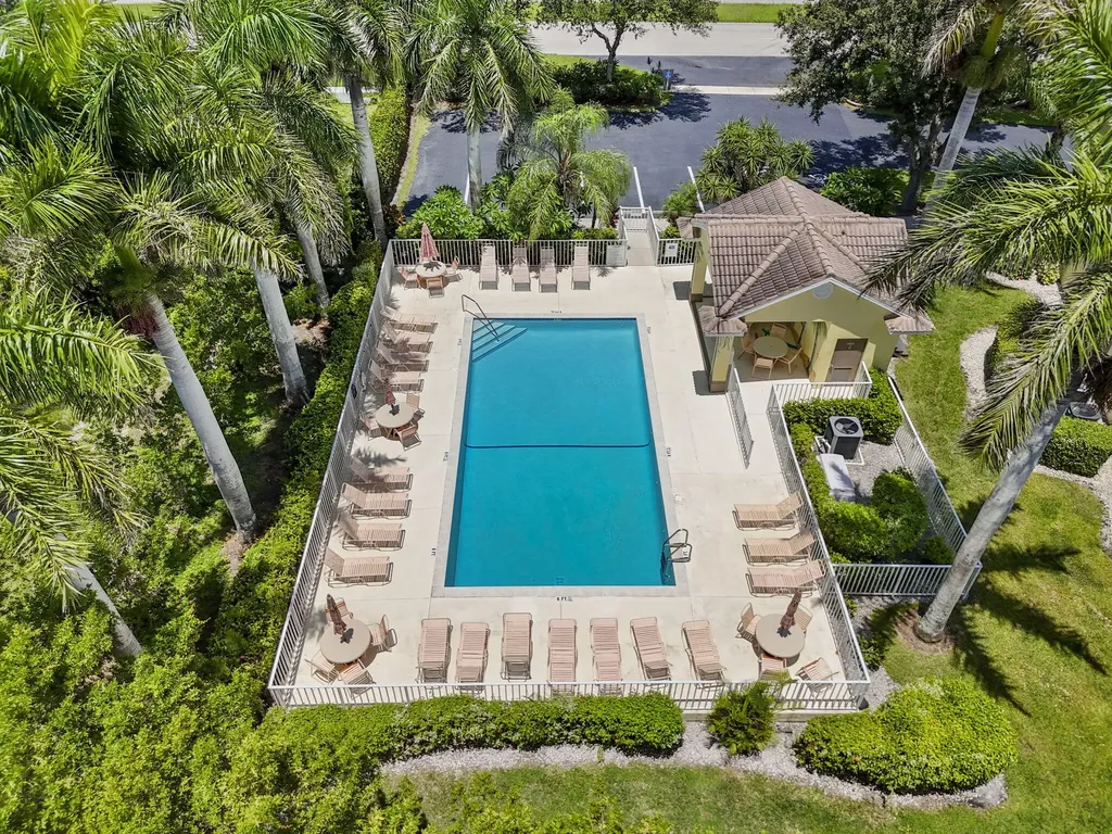 1036 Mainsail Drive Naples FL 34114