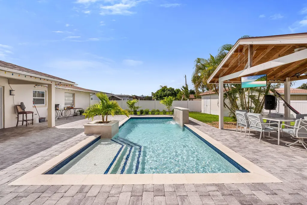 4949 22nd Place SW Naples FL 34116