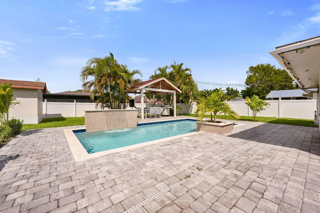 4949 22nd Place SW Naples FL 34116