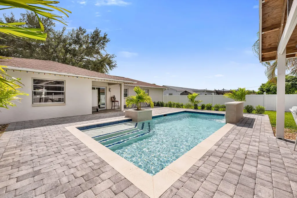 4949 22nd Place SW Naples FL 34116