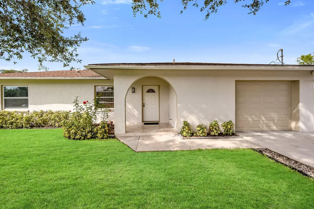 4949 22nd Place SW Naples FL 34116