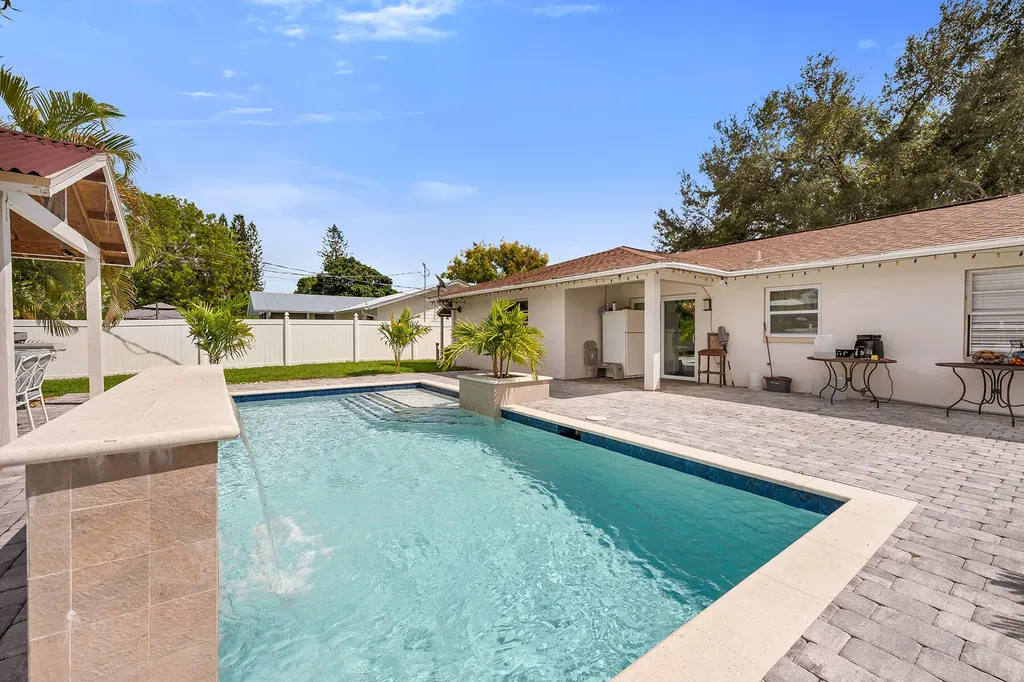 4949 22nd Place SW Naples FL 34116