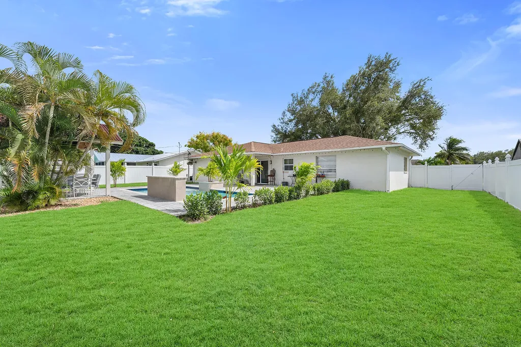 4949 22nd Place SW Naples FL 34116