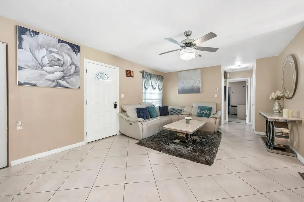 4949 22nd Place SW Naples FL 34116