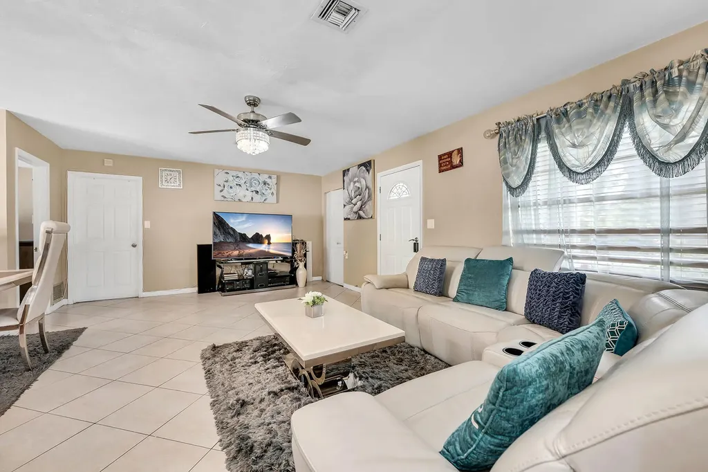 4949 22nd Place SW Naples FL 34116