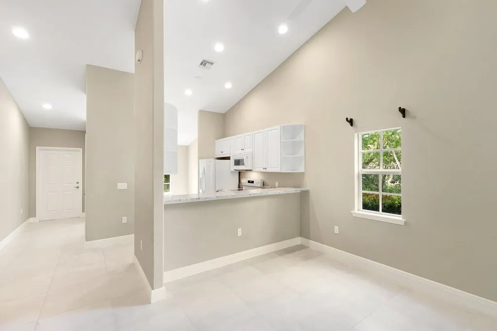 3555 Avion Woods Court Naples FL 34104