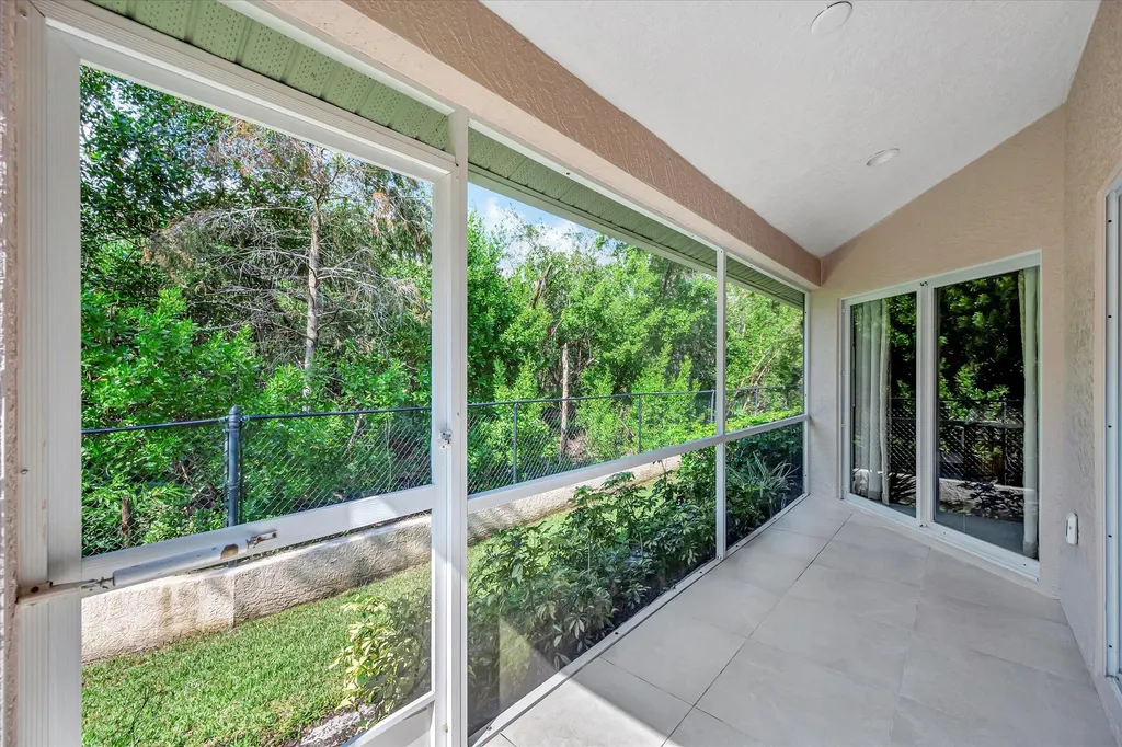 3555 Avion Woods Court Naples FL 34104
