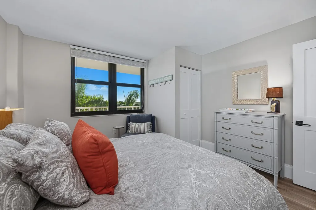 260 Seaview Court Marco Island FL 34145