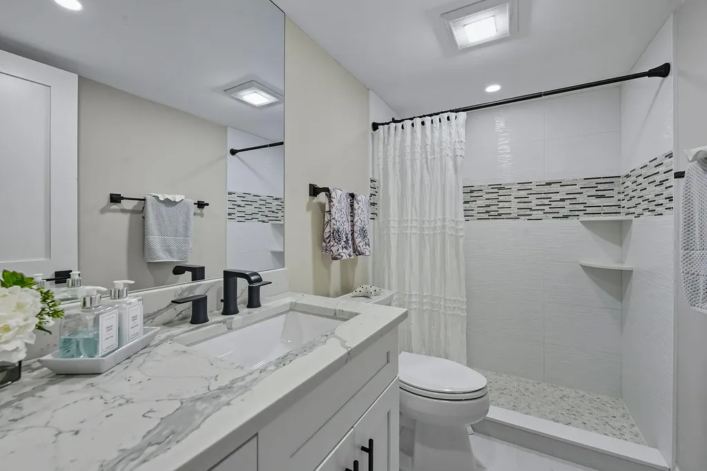 260 Seaview Court Marco Island FL 34145