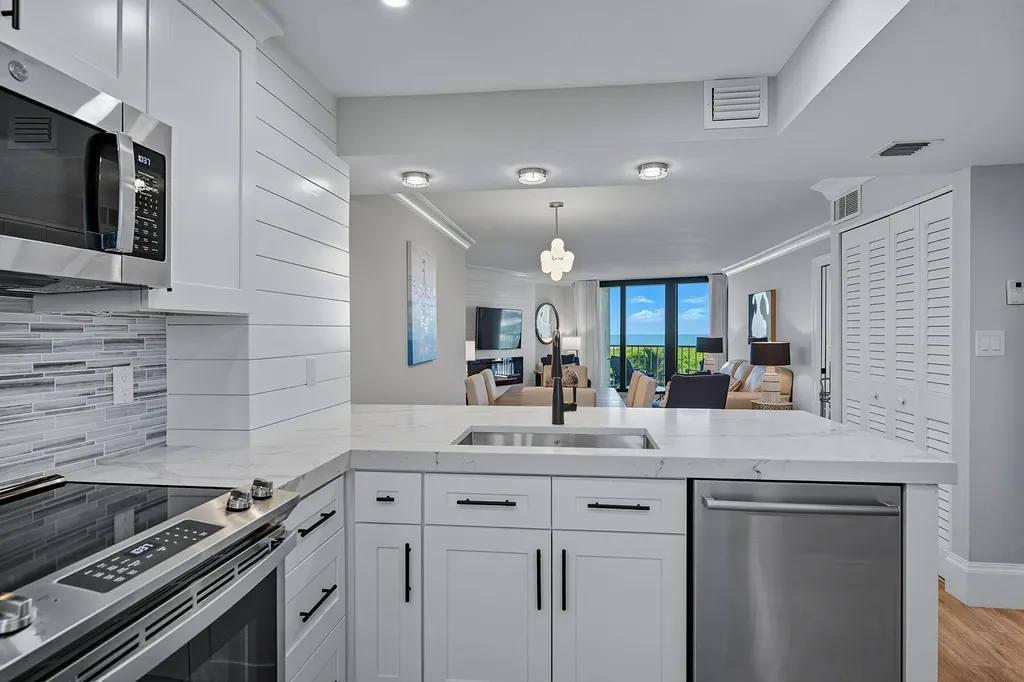 260 Seaview Court Marco Island FL 34145