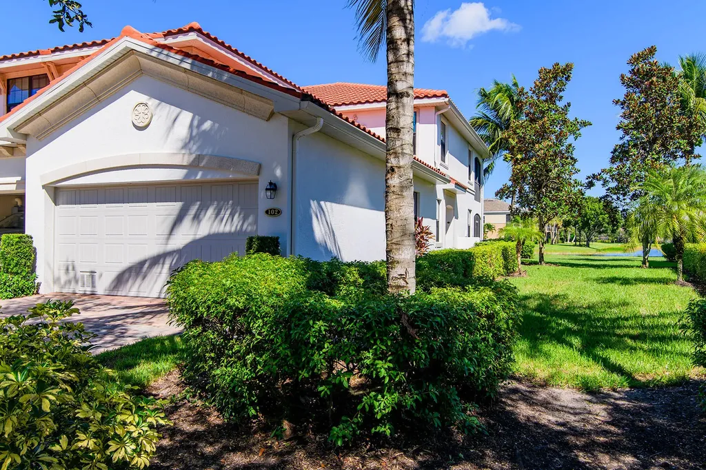3165 Aviamar Circle Naples FL 34114
