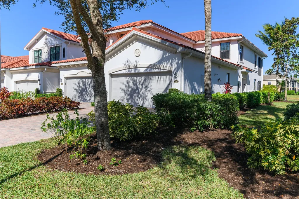 3165 Aviamar Circle Naples FL 34114