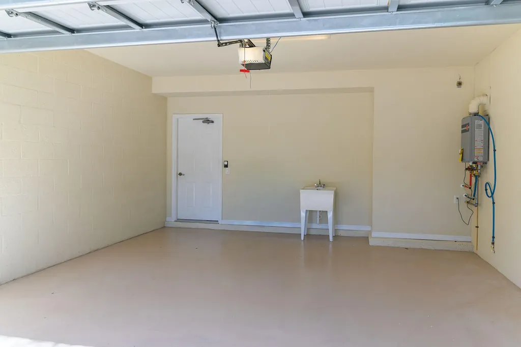 3165 Aviamar Circle Naples FL 34114