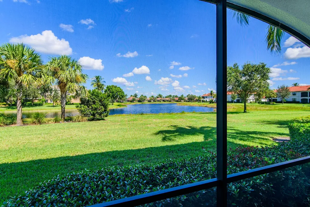 3165 Aviamar Circle Naples FL 34114