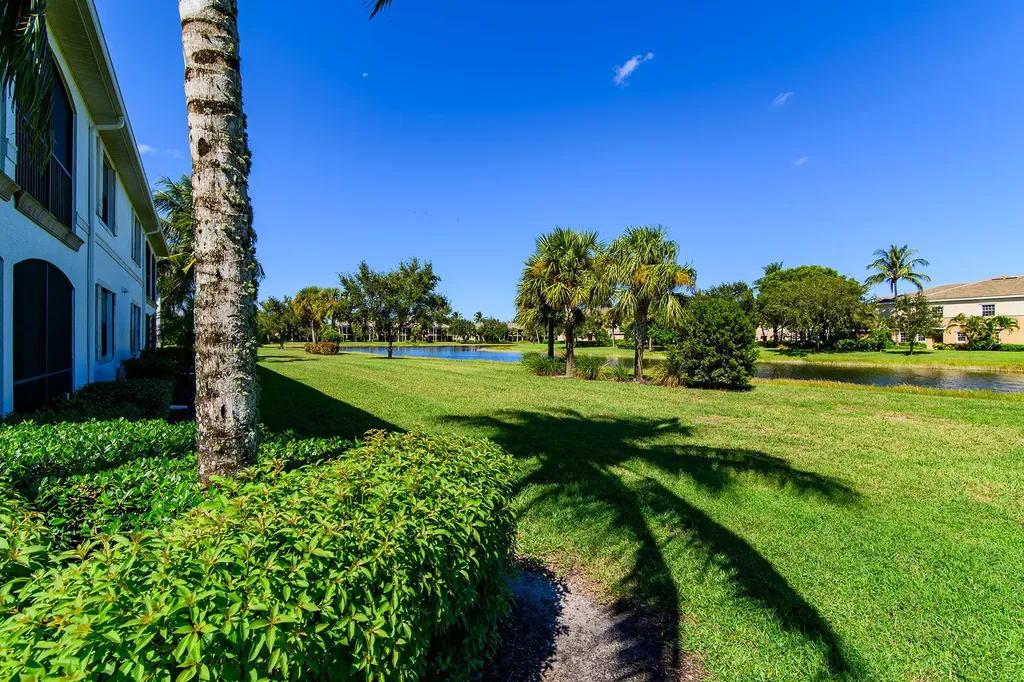 3165 Aviamar Circle Naples FL 34114