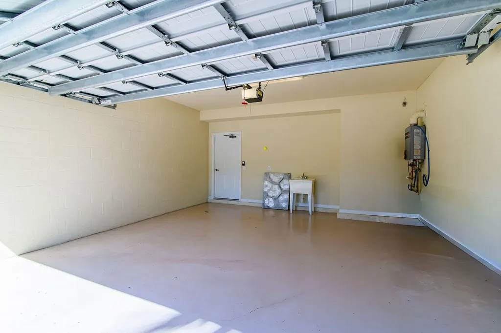 3165 Aviamar Circle Naples FL 34114