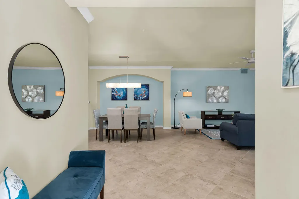 3165 Aviamar Circle Naples FL 34114