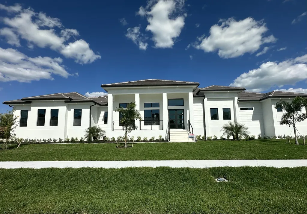 211 Landmark Street Marco Island FL 34145