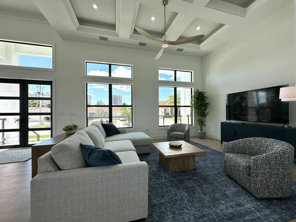 211 Landmark Street Marco Island FL 34145