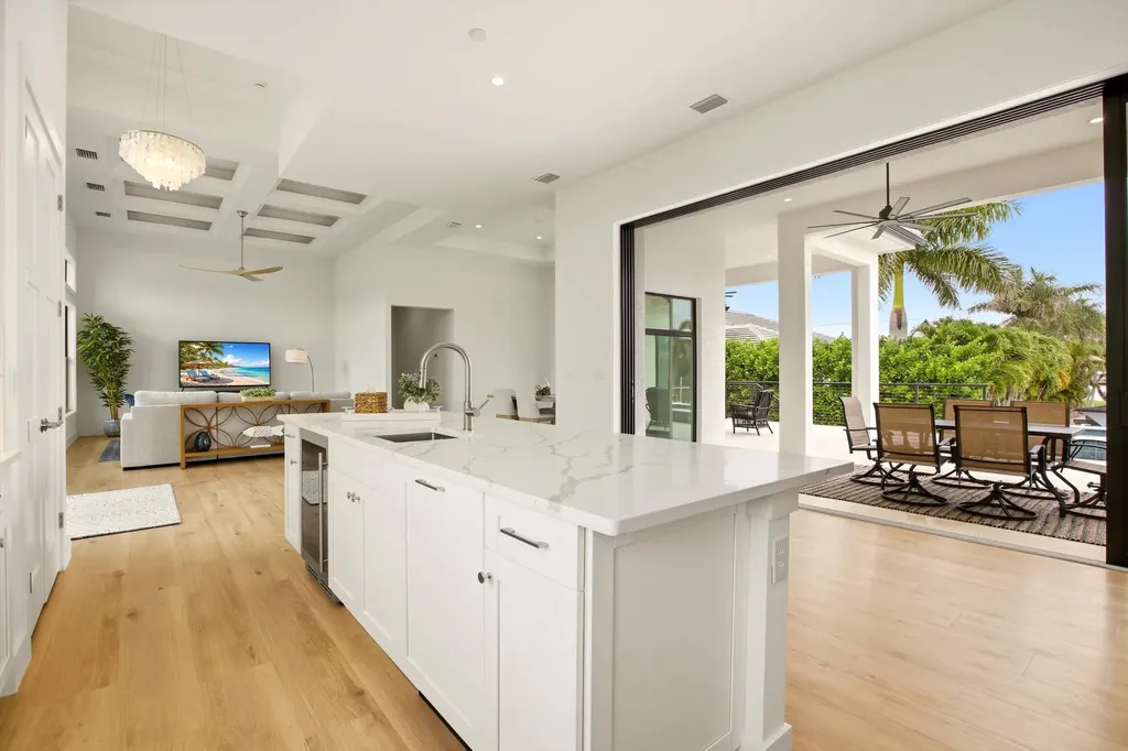 211 Landmark Street Marco Island FL 34145