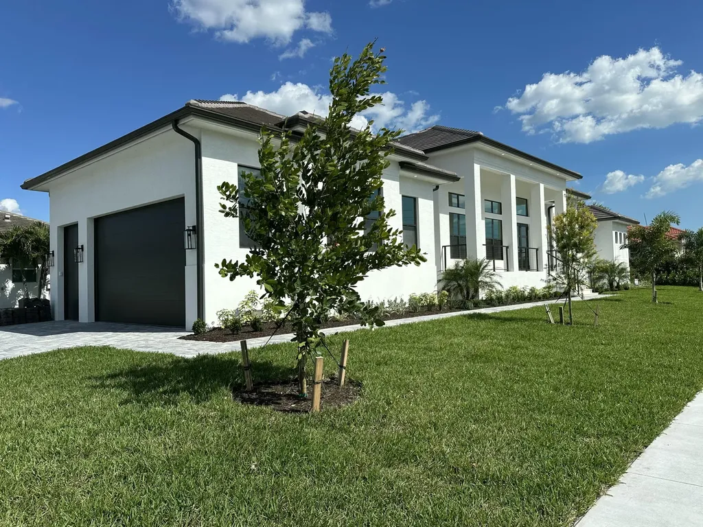 211 Landmark Street Marco Island FL 34145