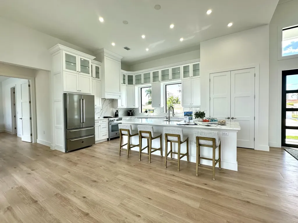 211 Landmark Street Marco Island FL 34145