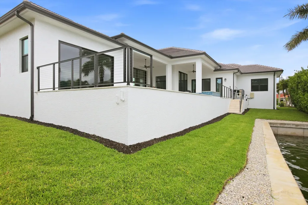 211 Landmark Street Marco Island FL 34145