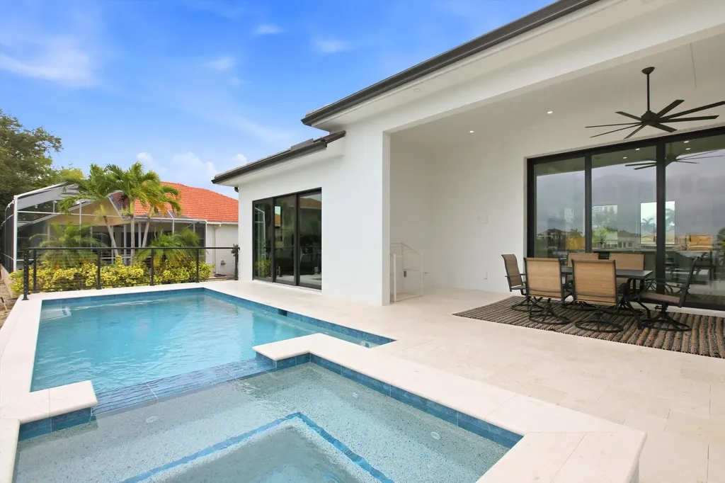 211 Landmark Street Marco Island FL 34145