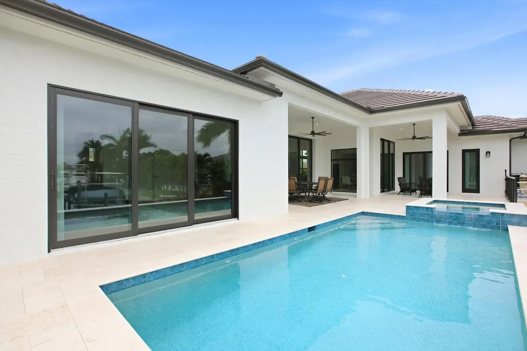 211 Landmark Street Marco Island FL 34145