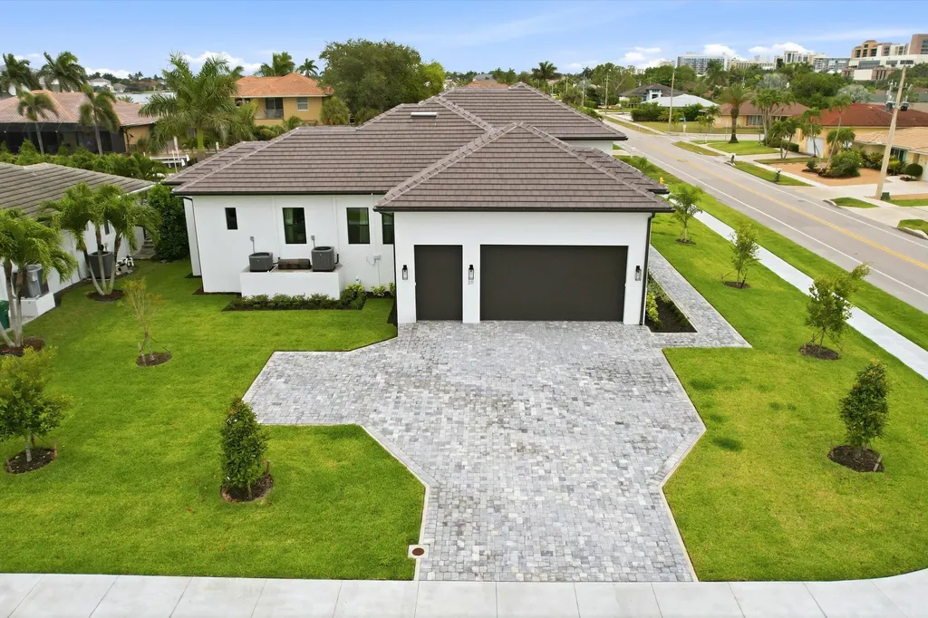 211 Landmark Street Marco Island FL 34145