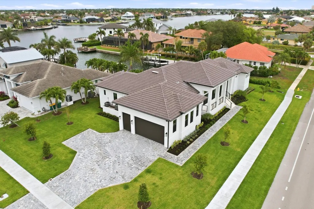 211 Landmark Street Marco Island FL 34145
