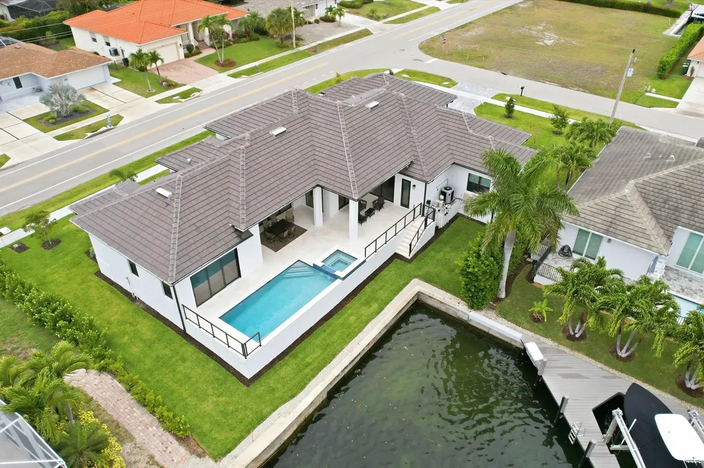 211 Landmark Street Marco Island FL 34145