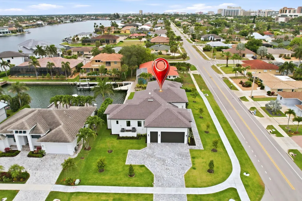 211 Landmark Street Marco Island FL 34145