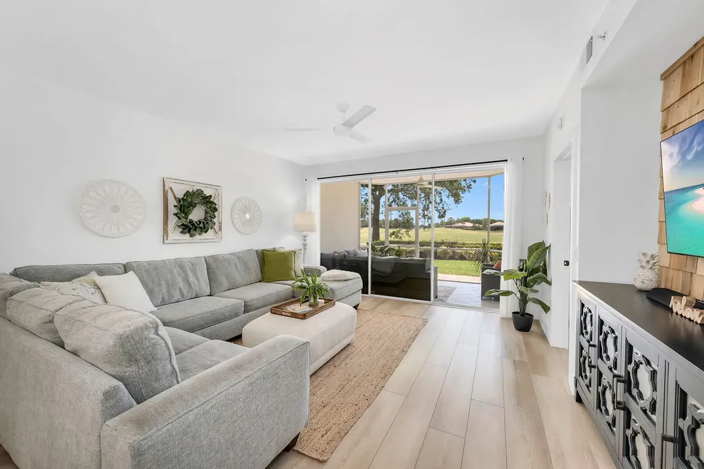 9087 Michael Circle Naples FL 34113